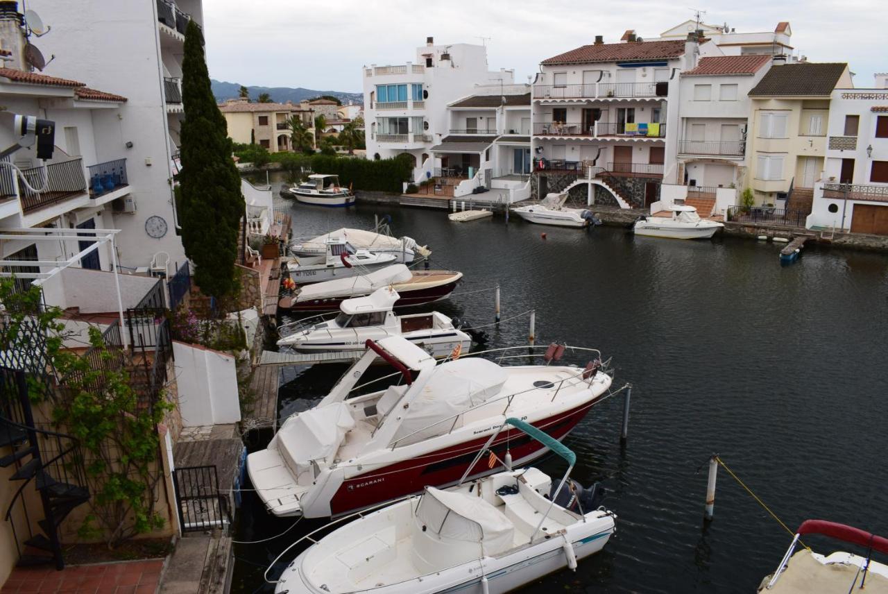 Apartamento con bonitas vistas al canal ref 337 Ampuriabrava Exterior foto